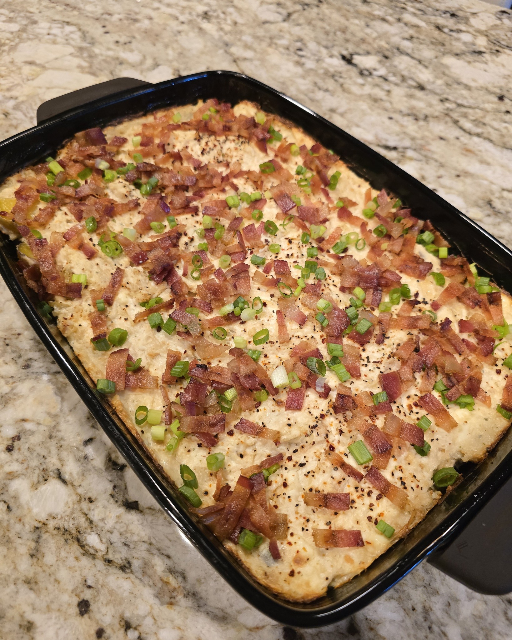 😋Last night's dinner - Loaded Baked Potato & Chicken Casserole featuring Makin' Magic Chicken!🍽 One of our favs!❤️

#mealplanningwithheather #TastefullySimple #eatathome #ilovefood #TeamFireworks #weeklymenu #menufortheweek #mealprep #mealprepclass #mealplan #onepanmeal #onepotmeal #familyfriendlymeal