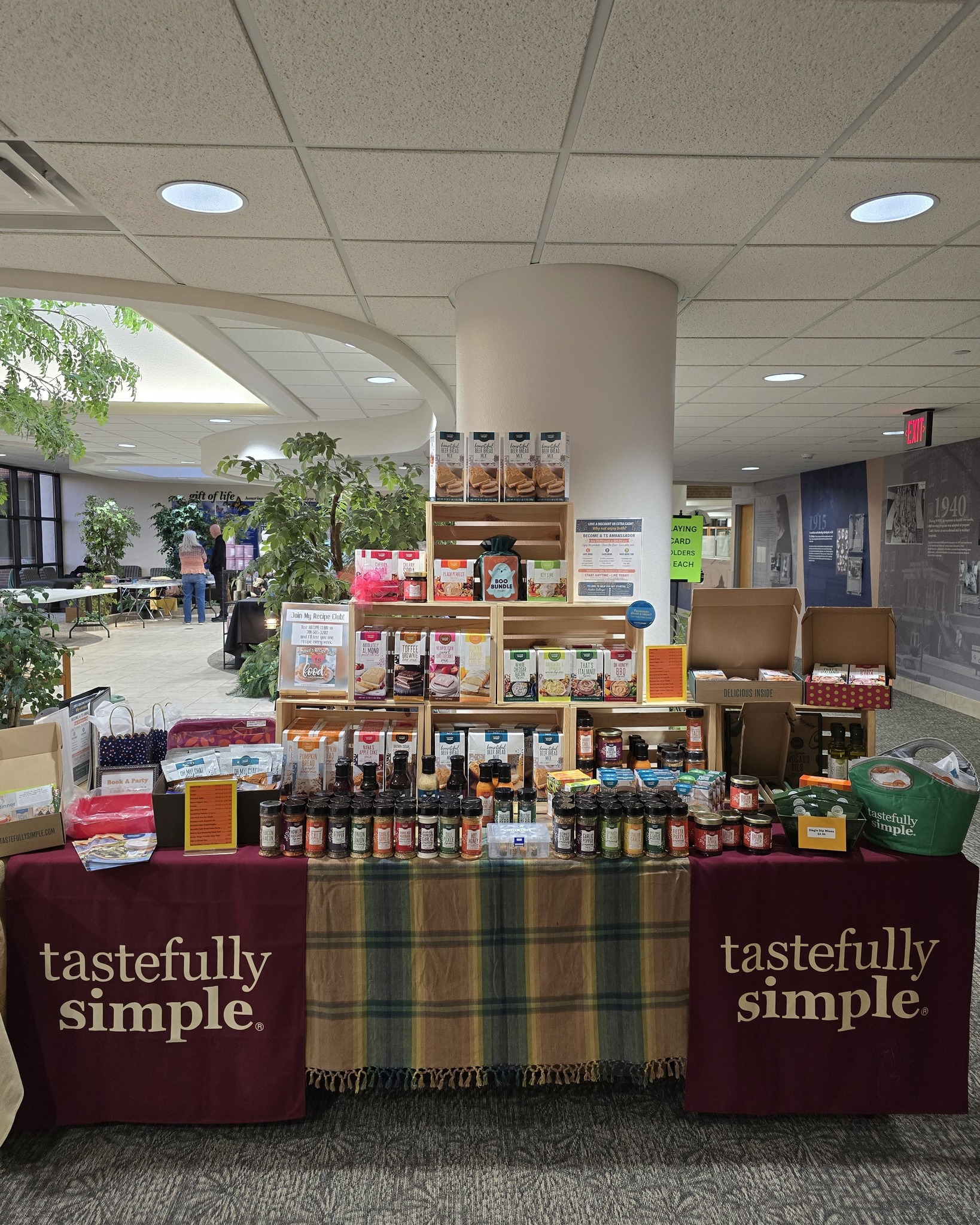 Stop by and shop at St Alexius Hospital Vendor Show!  I'll be in the Solarium from 9-4 today. 

 #TastefullySimple #mealplanningwithheather #eatathome #ilovefood #TeamFireworks #weeklymenu #menufortheweek #mealprep #mealprepclass #mealplan #taconight #mexican #onepanmeal #onepotmeal #familyfriendlymeal